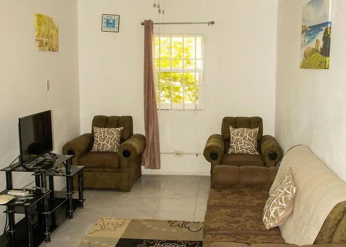 Sunshine Lodge: Your Away From * Montego Bay