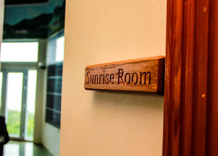 Sunshine Lodge: Your Away From Montego Bay