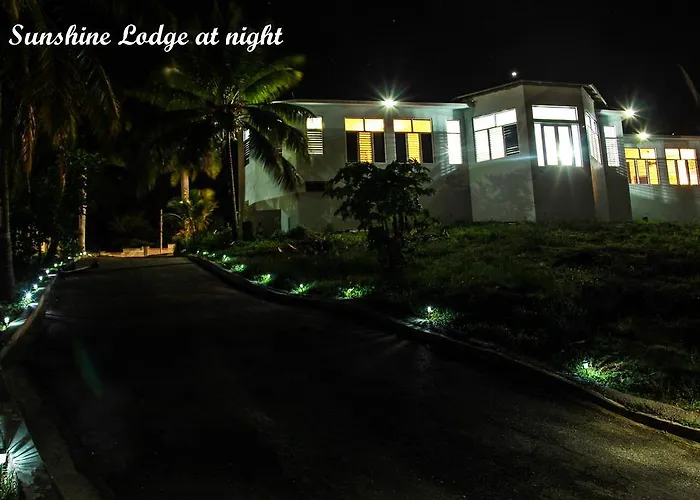 Sunshine Lodge: Your Away From Montego Bay