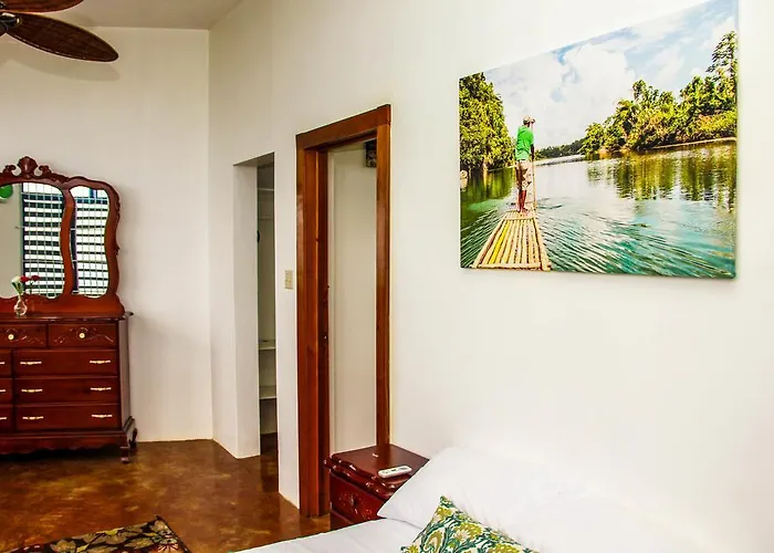 Sunshine Lodge: Your Away From * Montego Bay