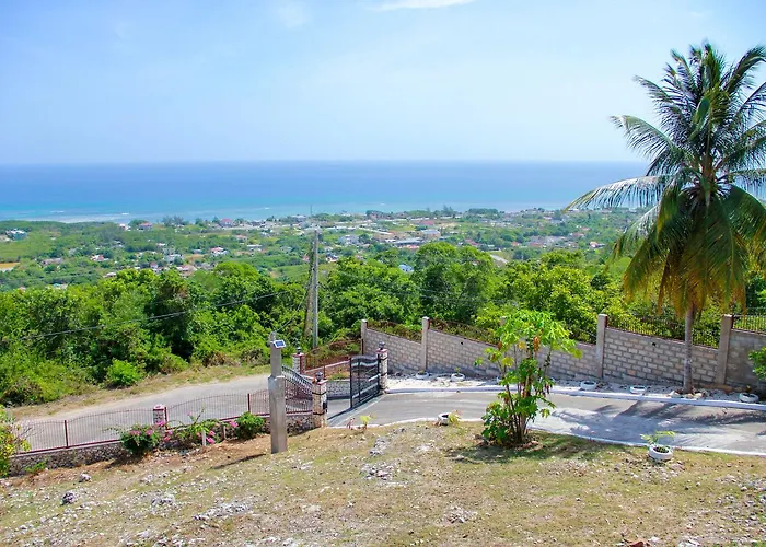 Holiday home Sunshine Lodge: Your Away From Montego Bay