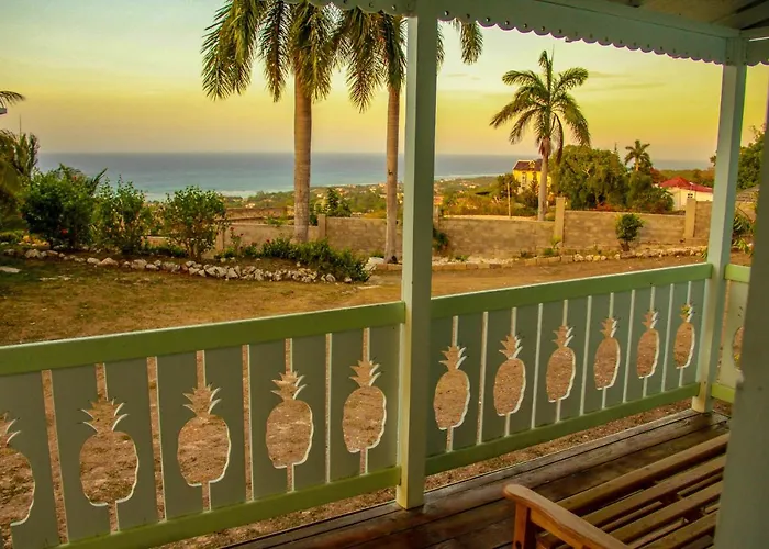 Sunshine Lodge: Your Away From Montego Bay