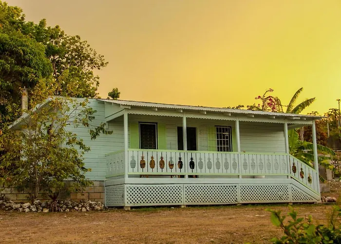 Sunshine Lodge: Your Away From Montego Bay