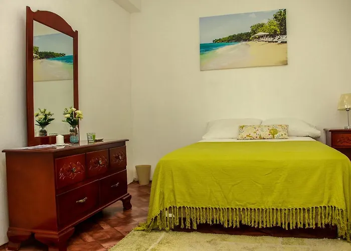 Holiday home Sunshine Lodge: Your Away From
