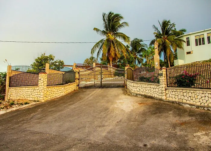 Sunshine Lodge: Your Away From Holiday home Montego Bay